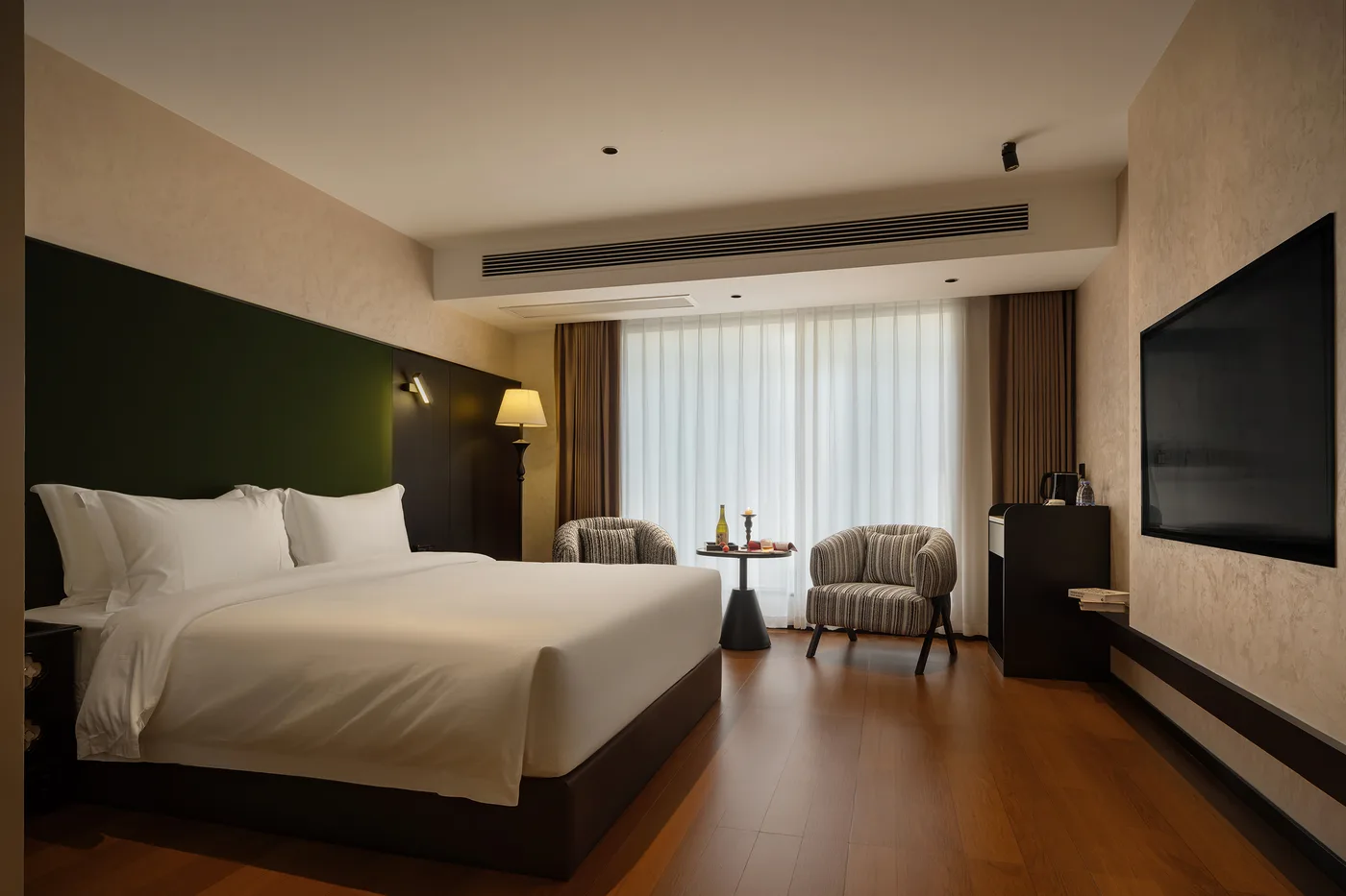 Mansi Comfort King room